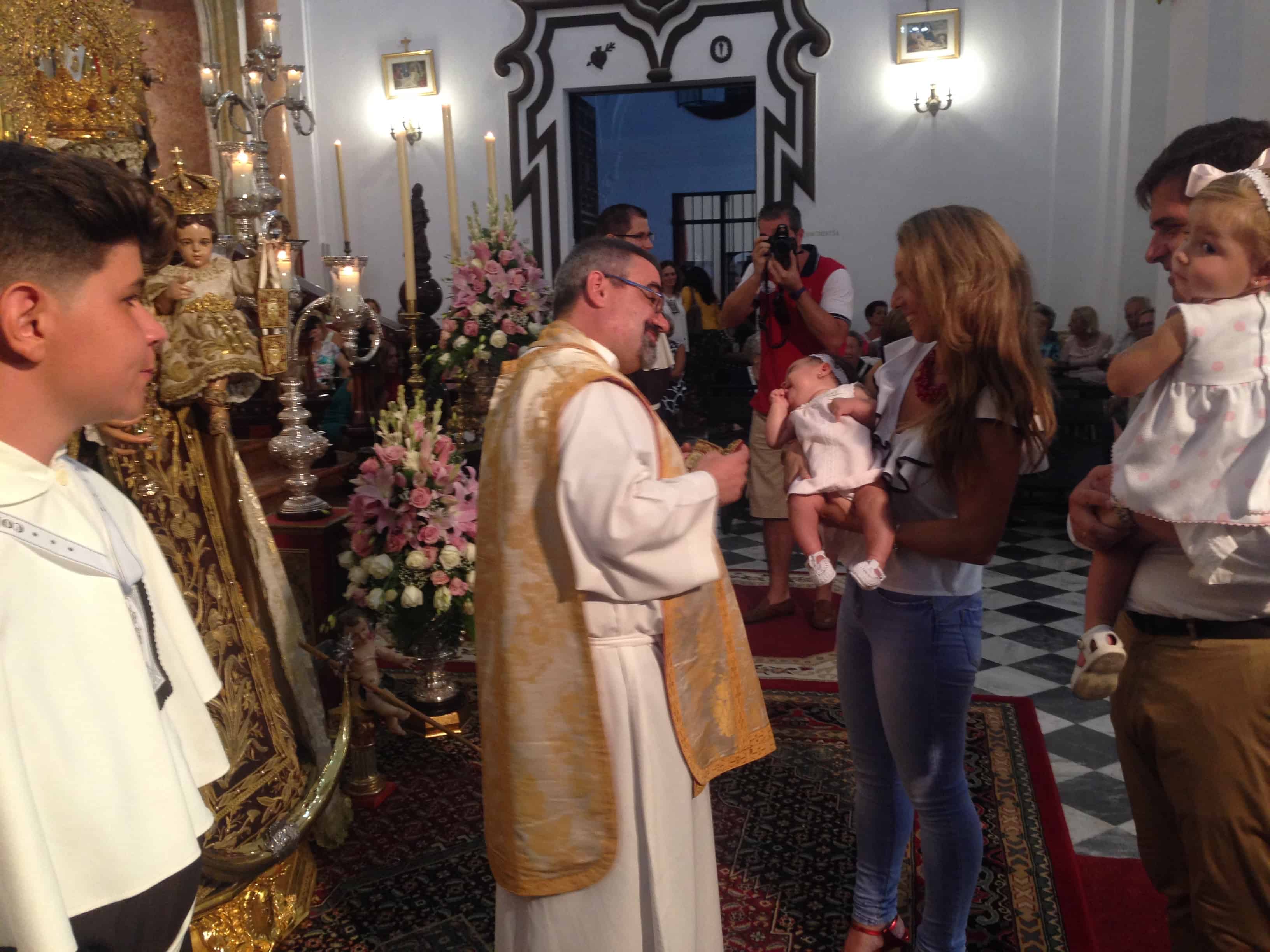 Noveno día de la Novena. Presentación de los niños | Venerable y Real  Hermandad de Nuestra Señora del Carmen Coronada